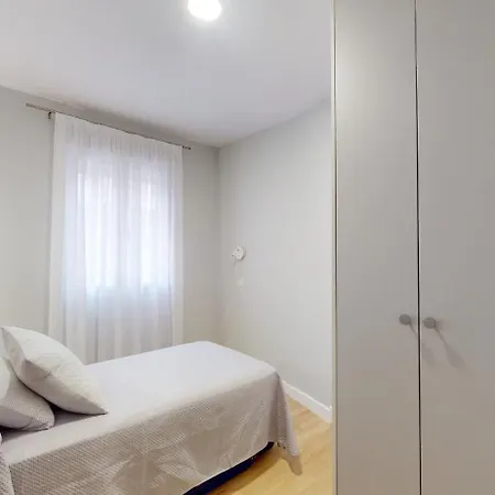 Piso De Hojas サンタンデール