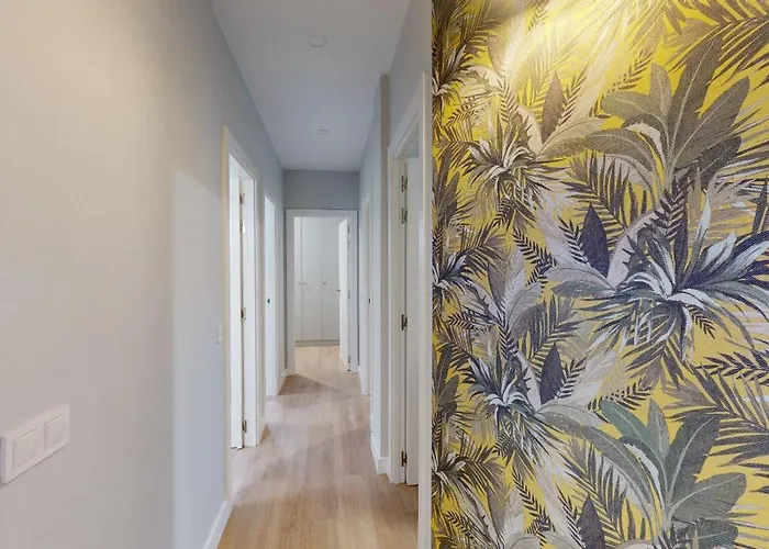 Piso De Hojas Santander