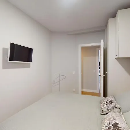 Piso De Hojas Santander